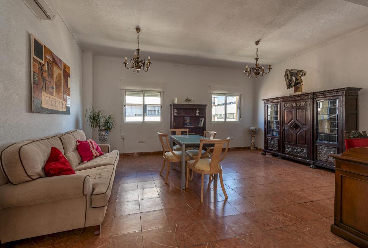 Wide And Traditional- 2Bd 1Bth- Gavidia Sevilha Exterior foto